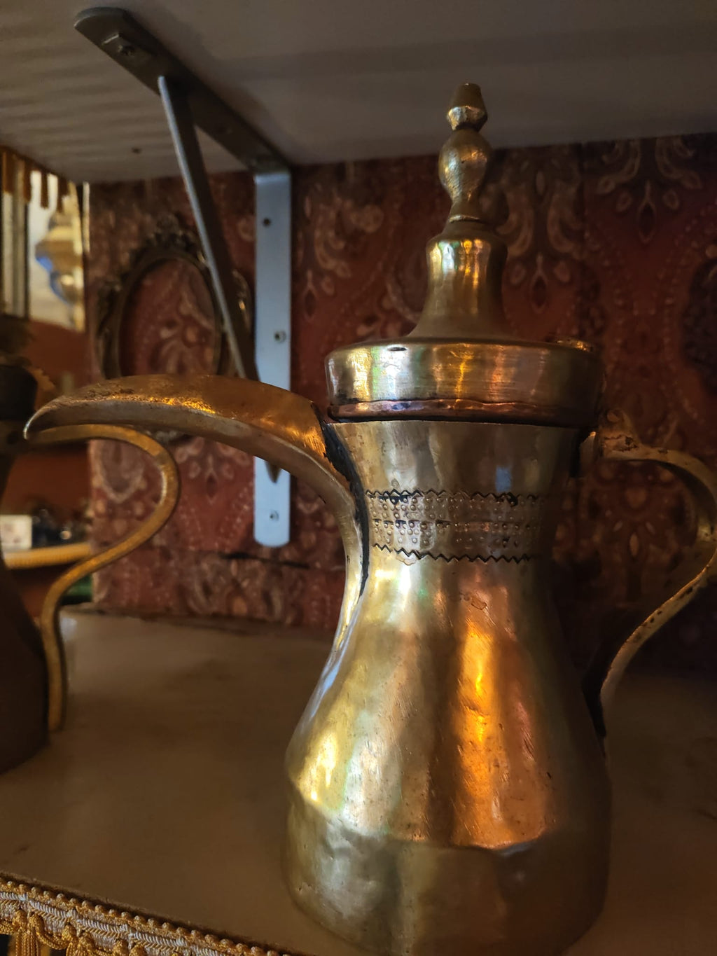 Antike syrische Dallah (Kaffeekanne) aus Messing – ca. 120 Jahre alt