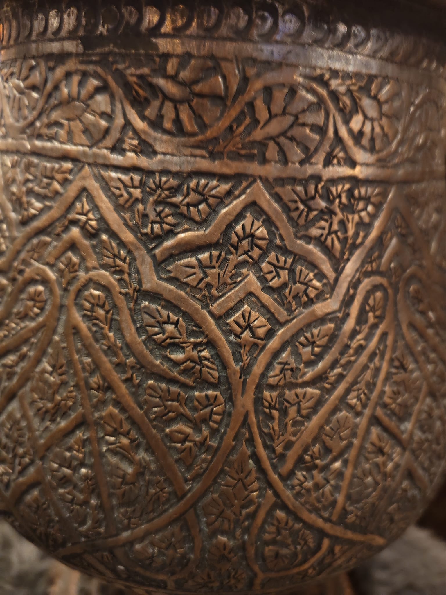 Antike orientalische Kaffeekanne / Dallah aus Kupfer – Handgraviert